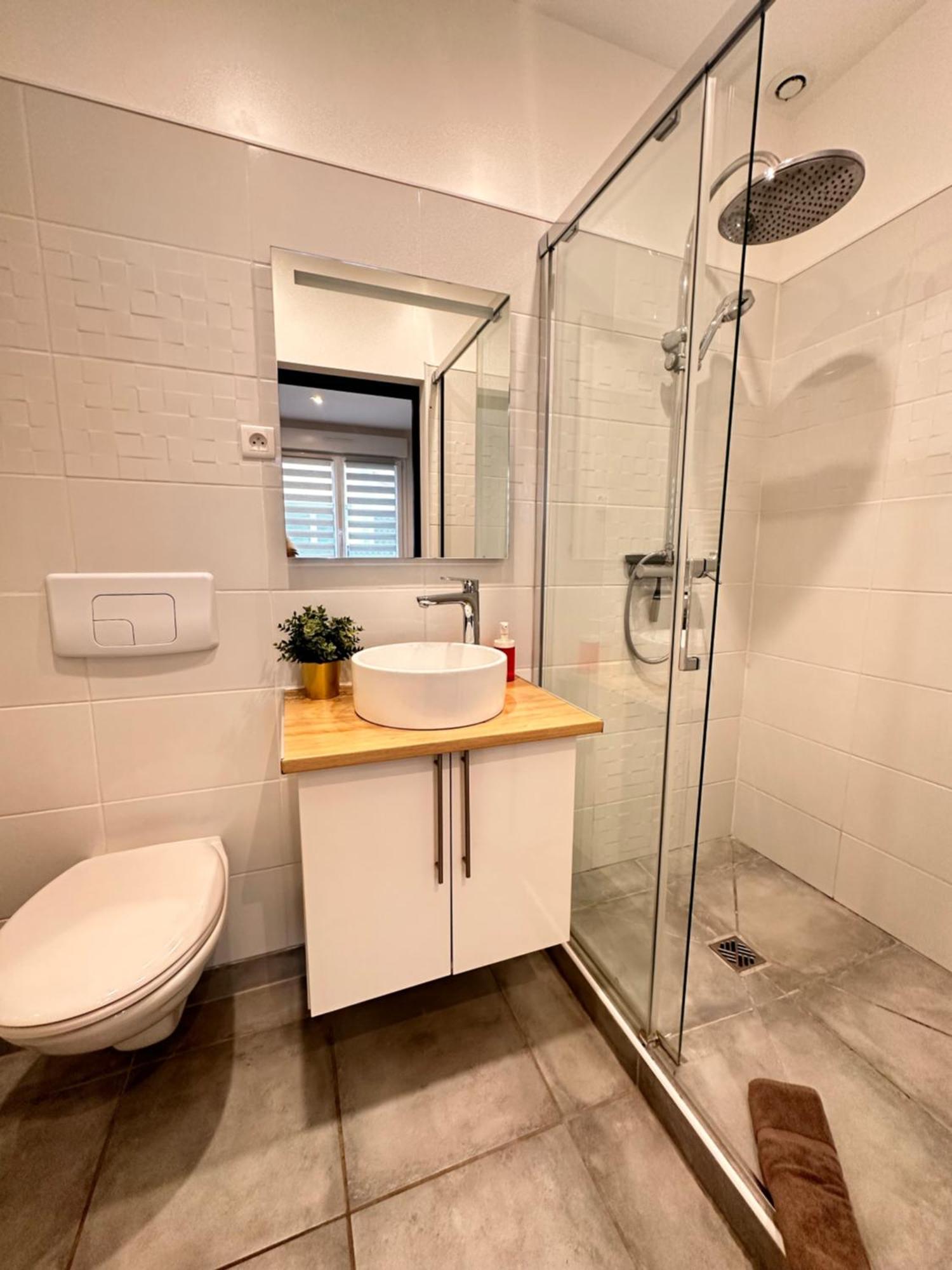 Le Remois - Charmant T2 - Renove - Parking - Cour Privative - Wifi Reims Exteriör bild
