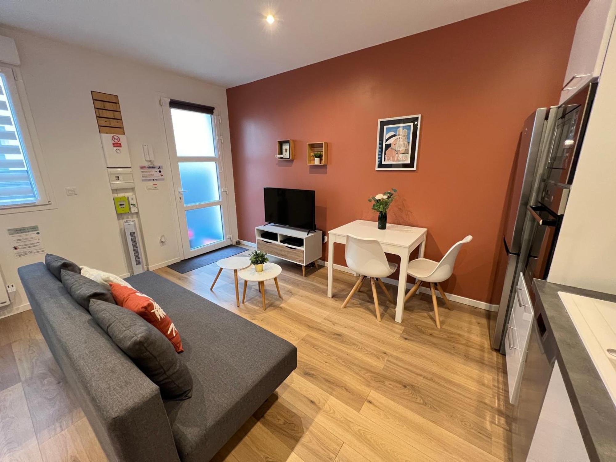 Le Remois - Charmant T2 - Renove - Parking - Cour Privative - Wifi Reims Exteriör bild